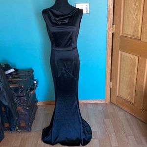 Muxxn Boutique Black Formal Gown Maxi Mermaid Sleeveless Sateen Tuxedo Small
